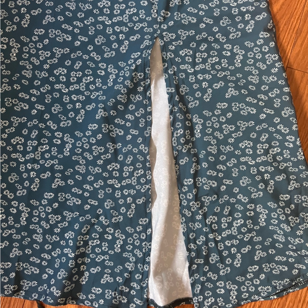 Skirt - Picture 2 of 3